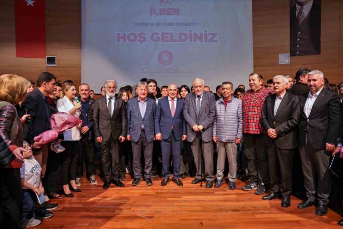 İlber Ortaylı’nın Keçiören’deki Söyleşisi Yoğun İlgi Gördü