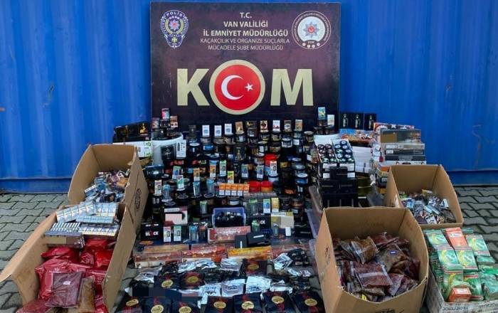 Van’da Gümrük Kaçağı Malzemeler Ele Geçirildi
