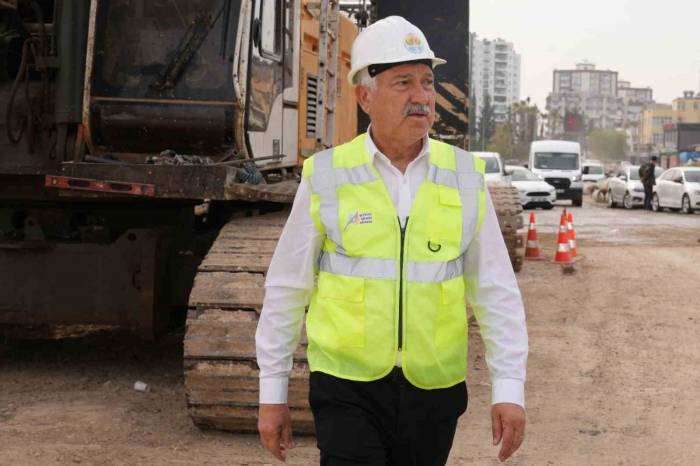 Zeydan Karalar, Trafik Sorununu Çözmekte Kararlı Olduklarını Söyledi