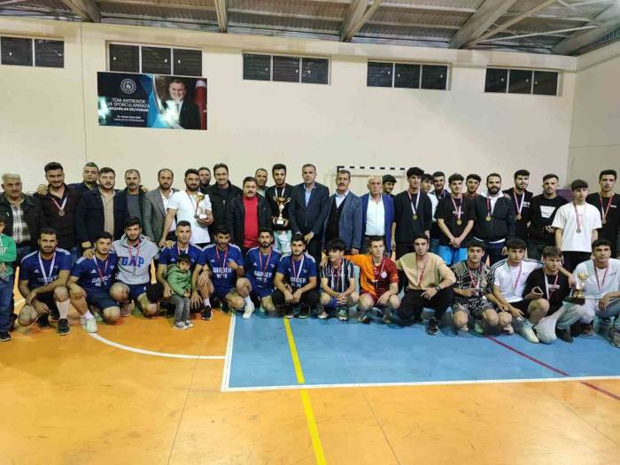 Sincik’te Voleybol Turnuvası Düzenlendi