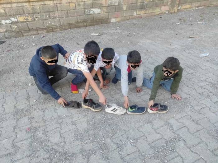 Ayakkabılarını Oyuncak Yapan Çocuklara Kaymakam Mete’den Sürpriz