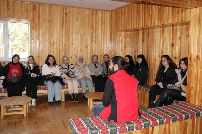 Hem Gölcük’ü Gezdiler Hem De Hem Terör Konusunda Bilgiler Aldılar
