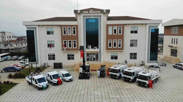 3 Yılda 30 Yeni Araç İznik Halkının Hizmetine Sunuldu