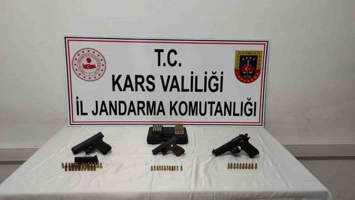 Kars’ta Jandarmadan Silah Ve Sahte İçki Operasyonu