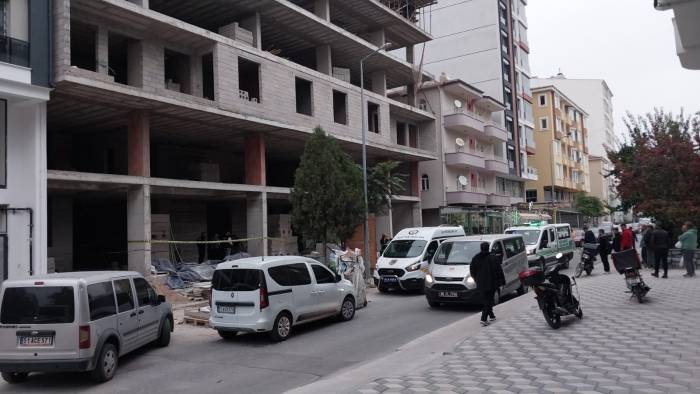 İnşaatın Asansör Boşluğunda Erkek Cesedi Bulundu