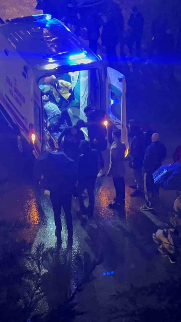 Pendik’te Kadın Saldırgan, Husumetlisine Kurşun Yağdırdı