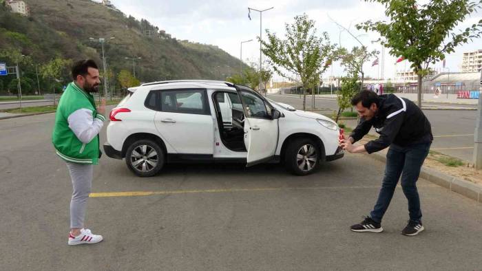 7 Yaşında Sağ Bacağı Ve Sol Kolunu Kaybetti, Engelleri Aşarak Fenomen Oldu