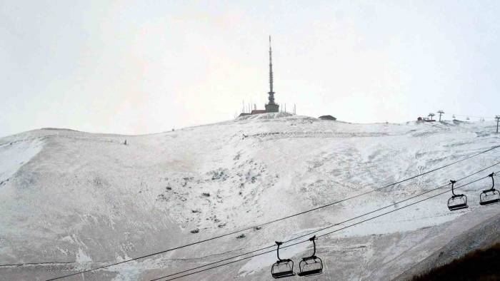 Palandöken’in Zirvesi Beyaza Büründü