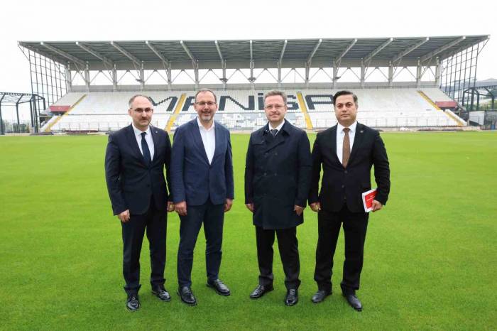 Manisa 19 Mayıs Stadı’nda Çalışmalarda Sona Gelindi