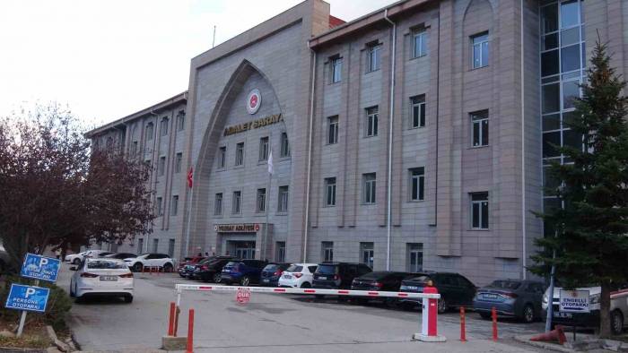 Boşanma Aşamasındaki Karısını Öldüren Sanığın Yargılanması Başladı