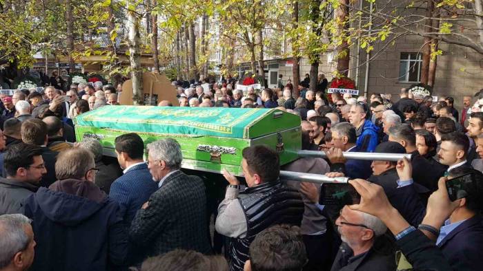 Beşiktaş Kulübü Başkanı Çebi’nin Kayınpederi Toprağa Verildi