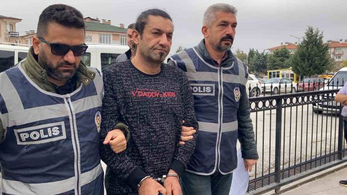 Burdur’da 25 Yıl Hapis Cezasıyla Aranan Şahıs Yakalanarak Cezaevine Gönderildi