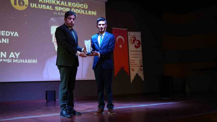 İha Muhabiri Hasan Ay’a Ödül