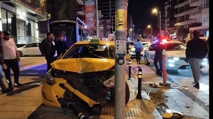 Kadıköy’de Alkollü Sürücü Dehşet Saçtı: 1 Ağır Yaralı