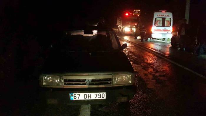 Arıza Yapan Otomobilinden İnen Sürücüye Başka Bir Araç Çarptı