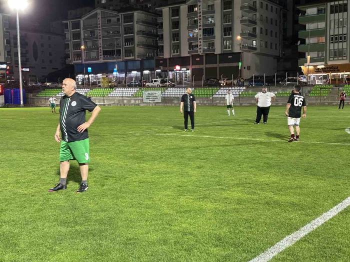 Efsanelerin Yeşil Sahada Ter Döktü