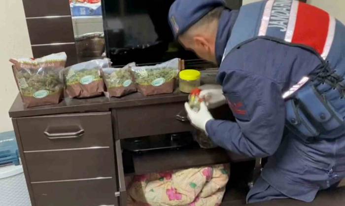 Aksaray’da Uyuşturucu Tacirlerine Jandarma Baskını