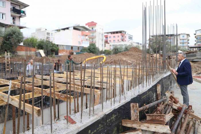 Köşk’te Yarı Olimpik Yüzme Havuzunda Çalışmalar Hız Kesmiyor