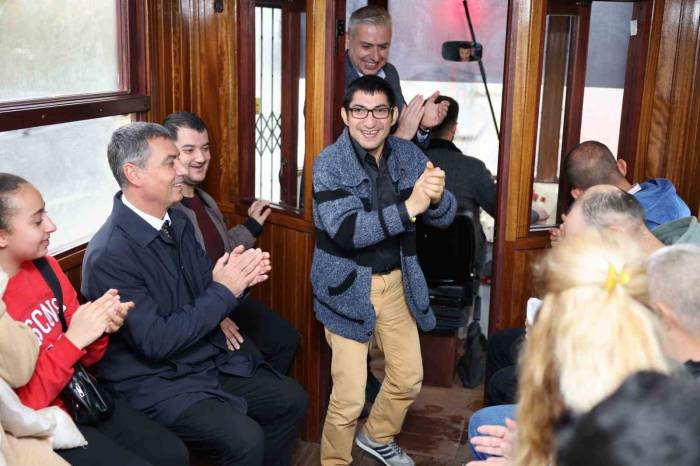 Gölbaşı’nda Uyum Öğrencileri Nostaljik Tramvayla İlçeyi Turladı