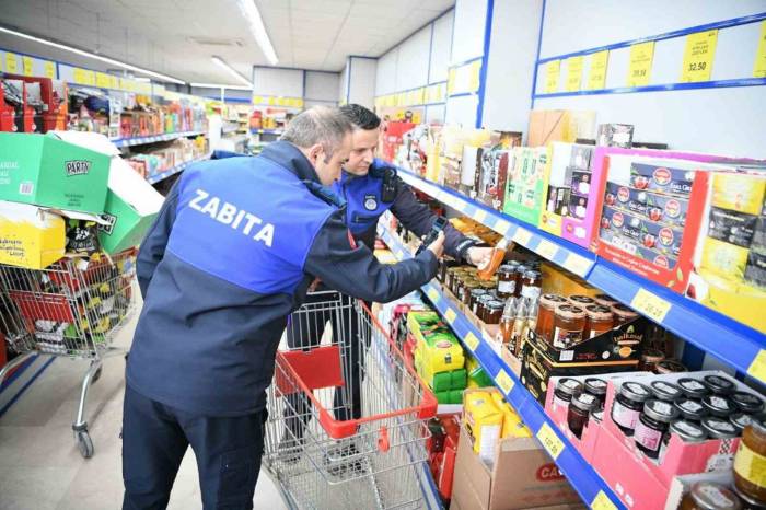 Marketlerde Raf İle Kasa Fiyatları Denetleniyor