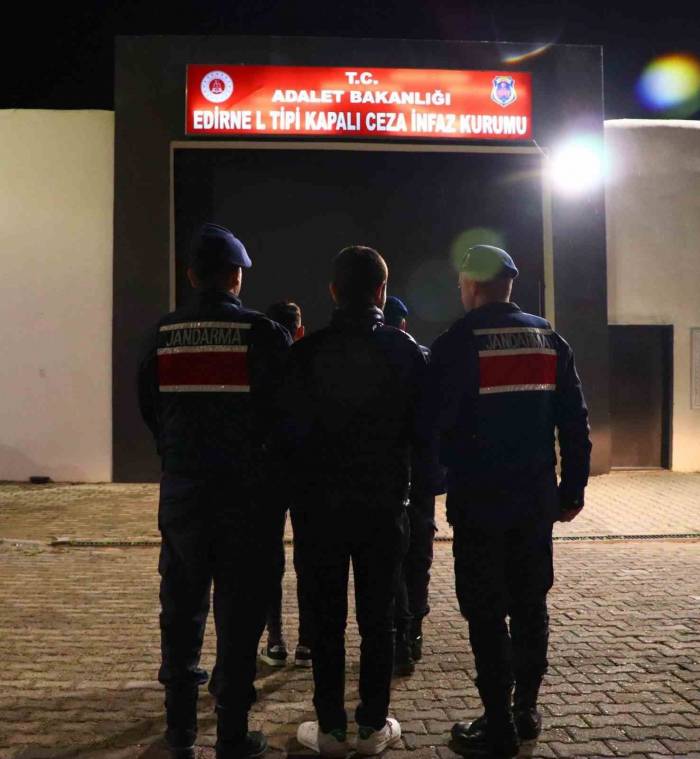 Edirne’de Tekne Motorlarını Çaldığı İddiasıyla Gözaltına Alınan 5 Şüpheliden 2’si Tutuklandı