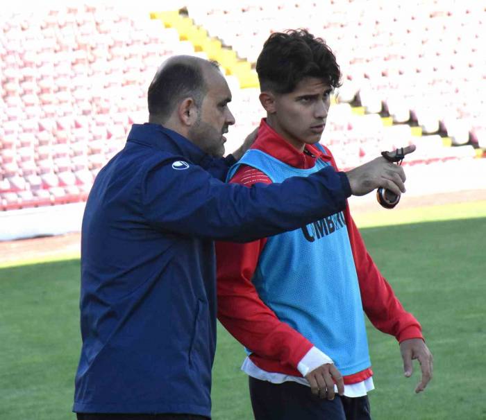Balıkesirspor, Sebat Gençlikspor Deplasmanına Hazırlanıyor