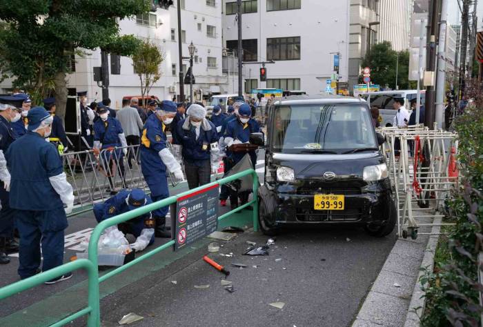 Tokyo’da Bir Araç İsrail Büyükelçiliği Yakınındaki Barikata Çarptı: 1 Polis Yaralandı