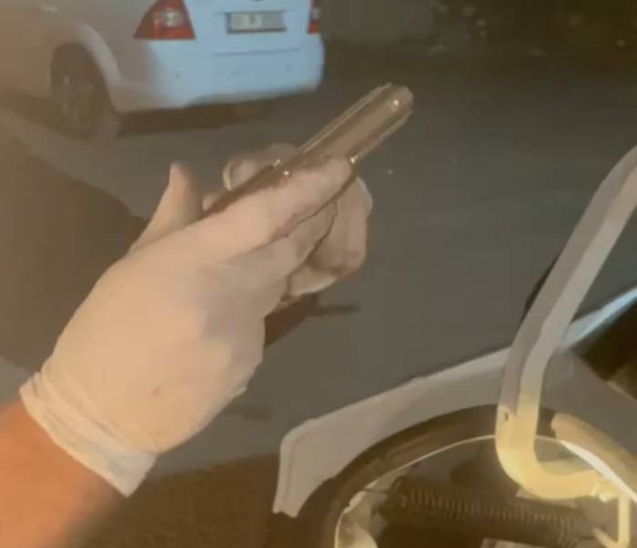 Adana’da Bir Otomobilde Ruhsatsız 17 Tabanca Ele Geçirildi