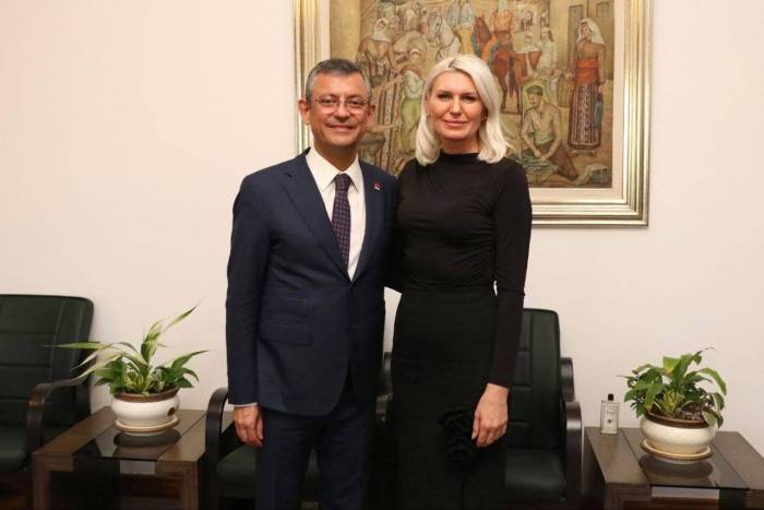 Belediye Başkan Vekili Subaşı, Chp Genel Başkanı Özel İle Bir Araya Geldi