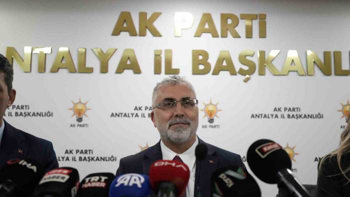 Bakan Işıkhan: "Gazzelilerin Yalnız Olmadığını Dünyaya İlan Etmeye Devam Edeceğiz"