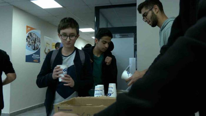 Sultangazi’de Öğrencilere Çorba İkramı