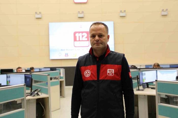 "Ufo Gördüm" Diye Arayan Da Var, "Evlenmek İstiyorum" Diye Arayan Da