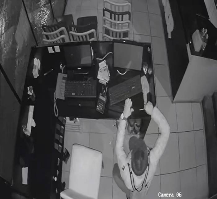 İzmir’de 8 İş Yerine Giren Suç Makinesi Hırsız Yakalandı: Dükkanları Böyle Soydu