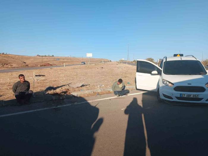 Uygulama Noktasından Kaçan Otomobilde 5 Kaçak Göçmen İle 1 Organizatör Yakalandı
