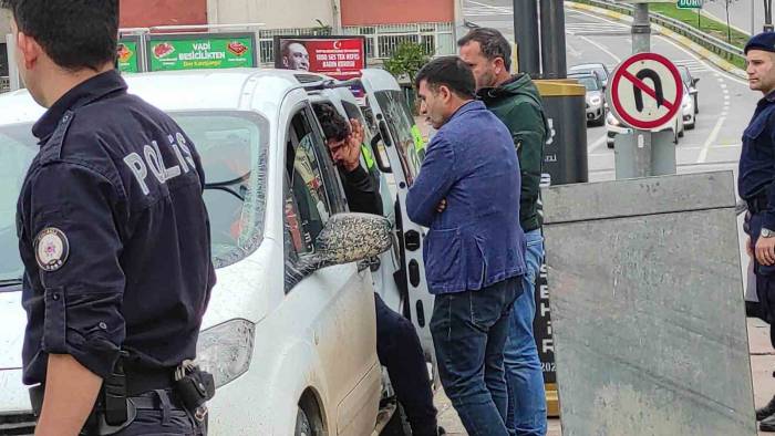 Her Yeri Kırmızı Görünce Çarptığı Yayanın Kanı Sandı, Sinir Krizi Geçirdi