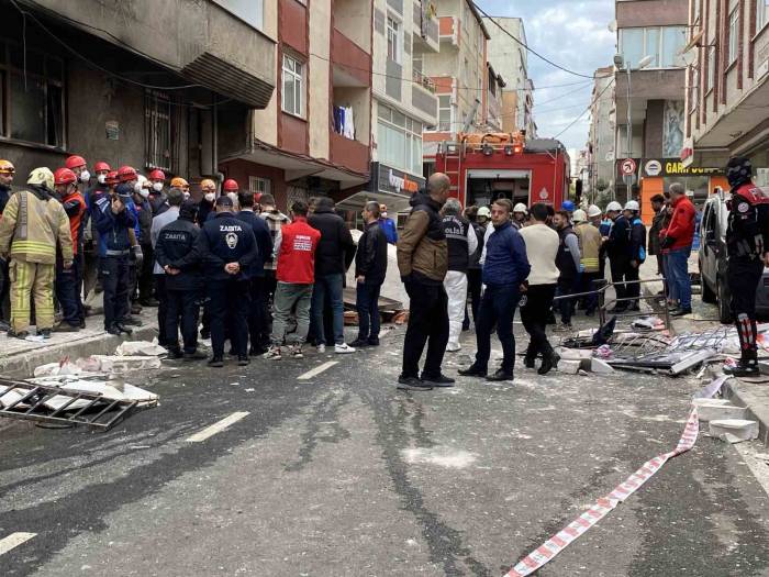 Küçükçekmece’de Meydana Gelen Doğalgaz Kaynaklı Patlama Anı Kamerada