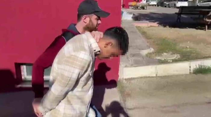 Sıfır Bir Ve Kıyma Dizilerinin Oyuncusu Ulaş Ünal, Bu Sefer De Uyuşturucu Ticaretinden Tutuklandı