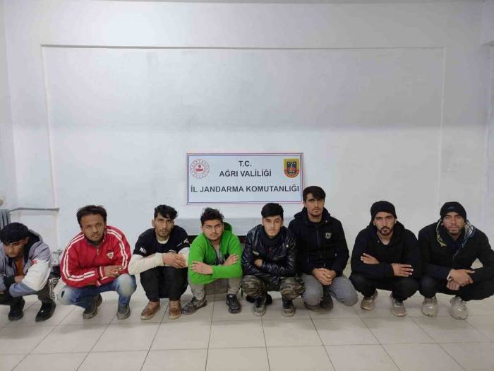Ağrı’da 24 Düzensiz Göçmen Yakalandı, 2 Organizatör Gözaltına Alındı