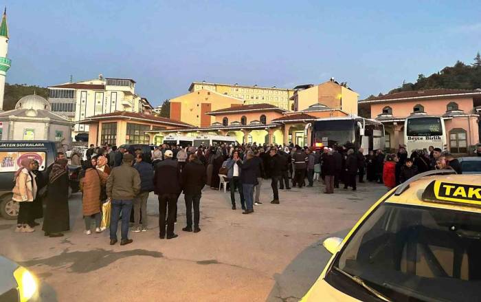 Emet’te 44 Kişilik Umre Kafilesi Kutsal Topraklara Uğurlandı