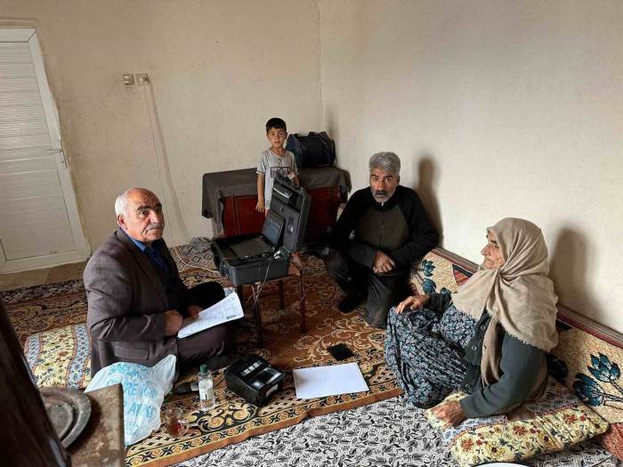 Hamur’da Adreste Nüfus Hizmeti Ve Vefa Projesi Sürüyor