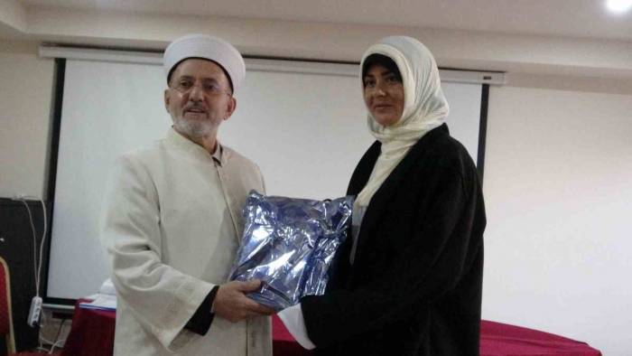 Hollandalı Neeltie Weststiate Isparta’da Müslüman Oldu