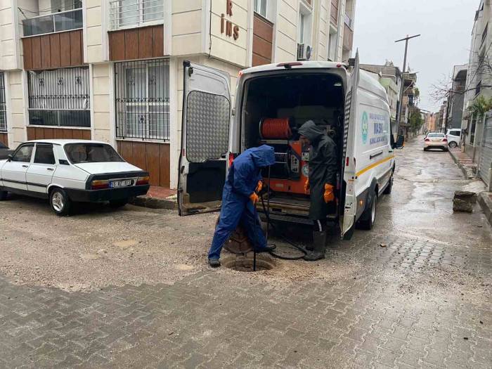 Büyükşehir Ve Maski, 17 İlçede Sağanak Yağışa Karşı Sahada