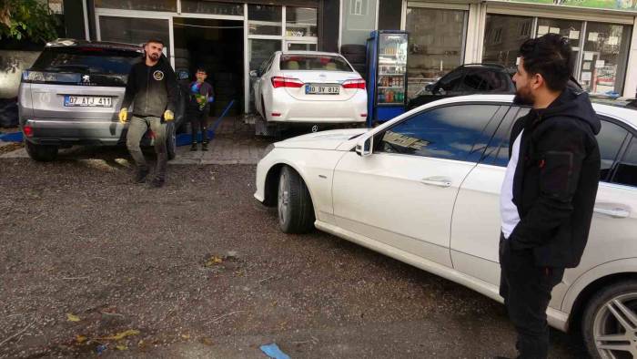 Van’daki Lastikçilerde Kış Lastiği Telaşı Başladı