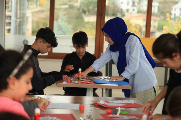 Başiskele’de Öğrenciler Gençhaneleri Doldurdu