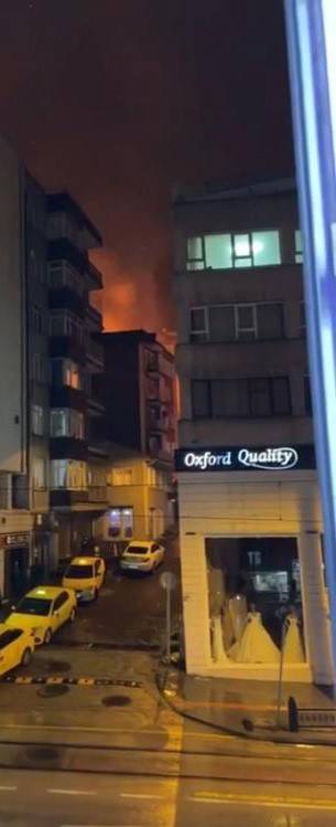 Bursa’da Metruk Bina Alev Alev Yandı