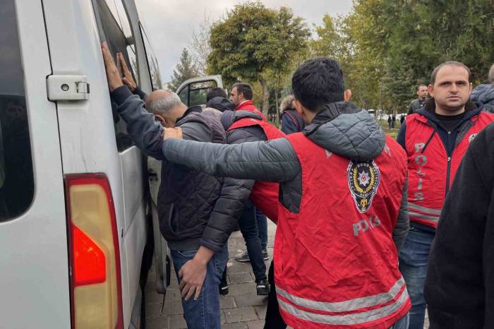 Diyarbakır’da İzinsiz Yürüyüşte Gözaltına Alınan 55 Kişi Serbest Bırakıldı