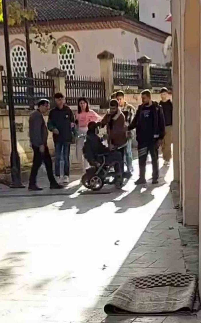 Kağıthane’de Bedensel Engelli Vatandaş Darp Edildi