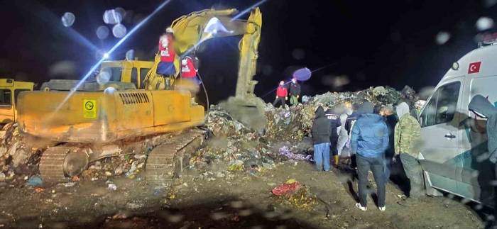 Belediye İşçisi Çöplükte Kayboldu, Arama Çalışmaları Başladı