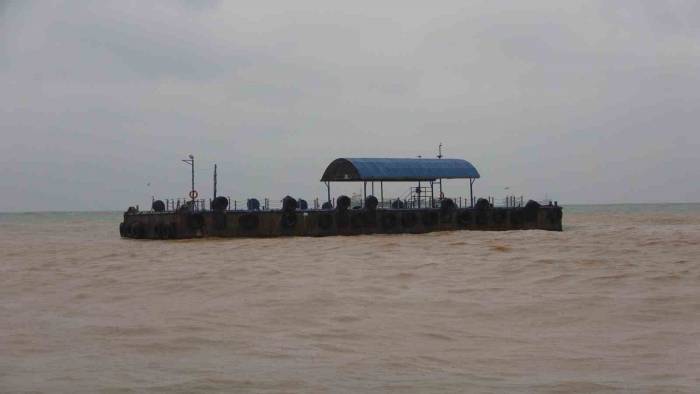 Vapur Seferleri Durduruldu, Yüzer İskele Açığa Sürüklendi