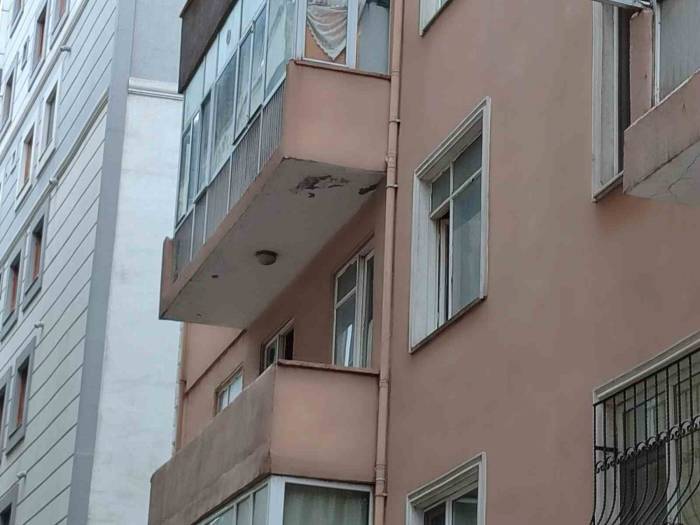 Boş Dairesini İlaçlamak İsteyen Ev Sahibi 4 Kişinin Zehirlenmesine Neden Oldu
